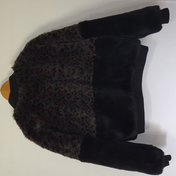 Aritzia Bomber Jacket Golden TNA Mahoney Faux Fur Leopard Print Size Large - Picture 7 of 13